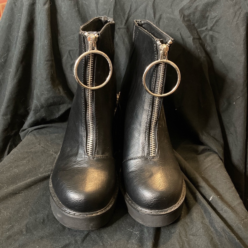 Current mood shoes